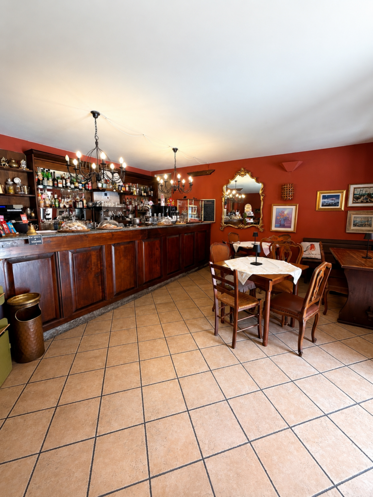 Fotografia 3 di Locanda Spada Reale di Frassino| Cedesi attività