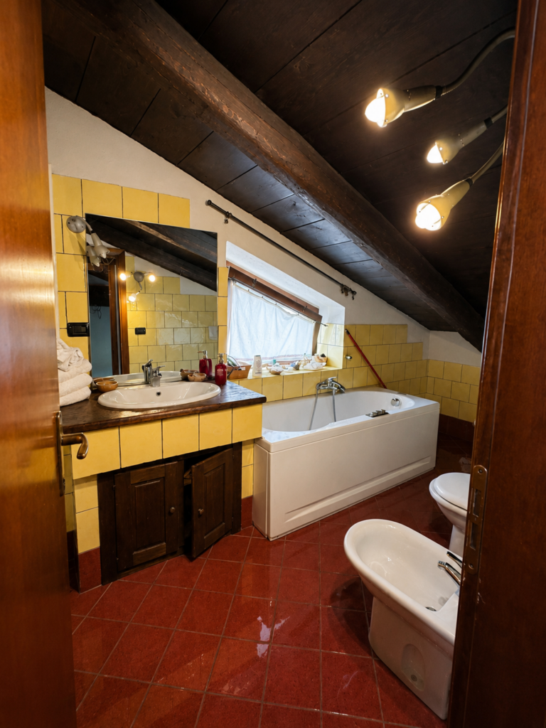 Fotografia 16 di Locanda Spada Reale di Frassino| Cedesi attività